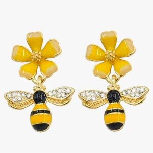 Bee stud earrings